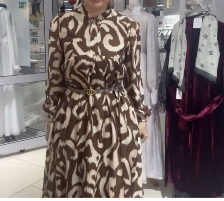 Платье 44-46  красивое из батиста