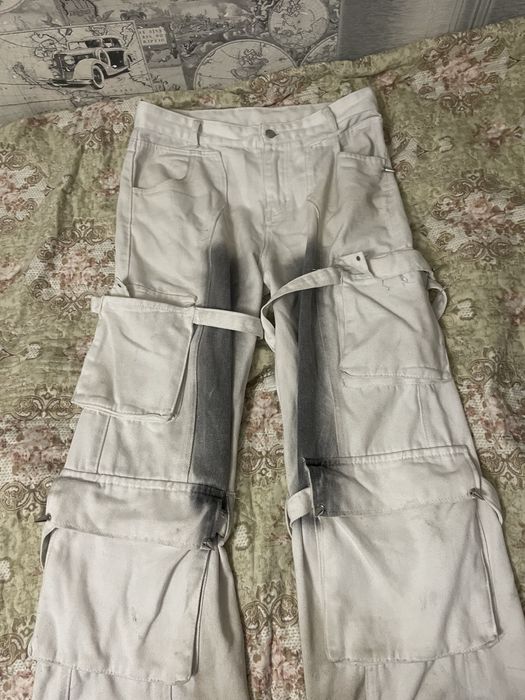 Белы джинсы карго
