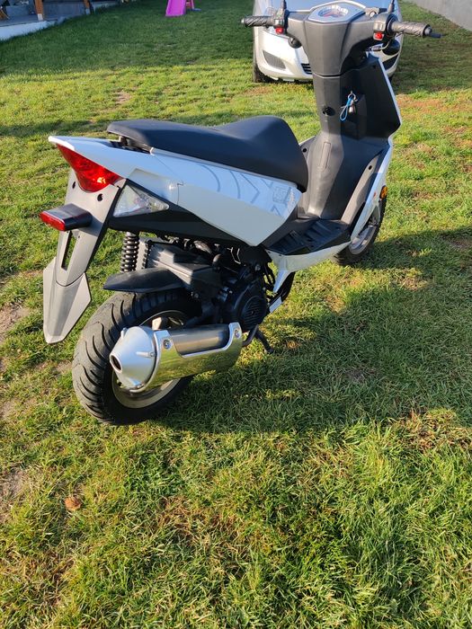 Scuter 125 cm cubi