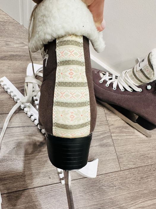 Женские коньки новые