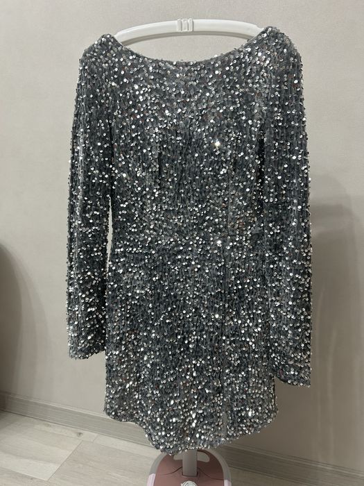 Продам женские платья