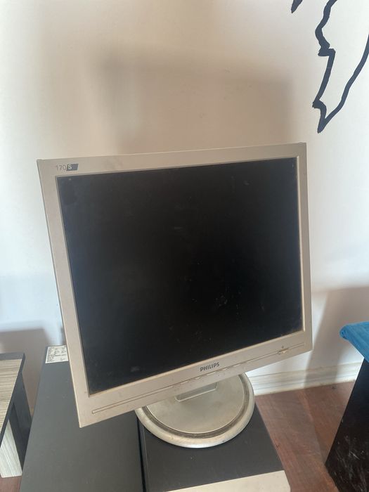 Монитор PHILIPS.