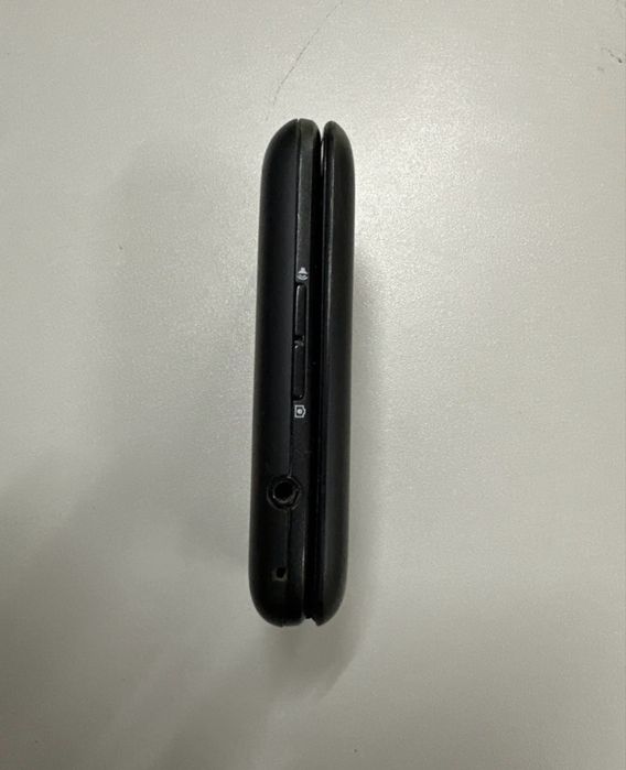 • Кнопочный телефон Samsung Gusto 3 (Verizon) б/у,в хорошем состоянии