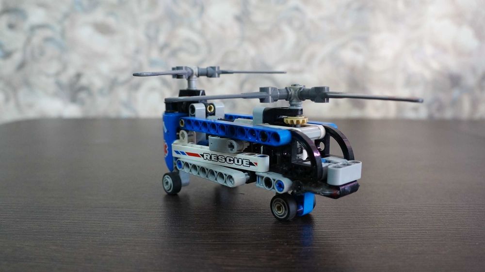 Конструктор LEGO Technic [42020] - Спасательный-вертолет