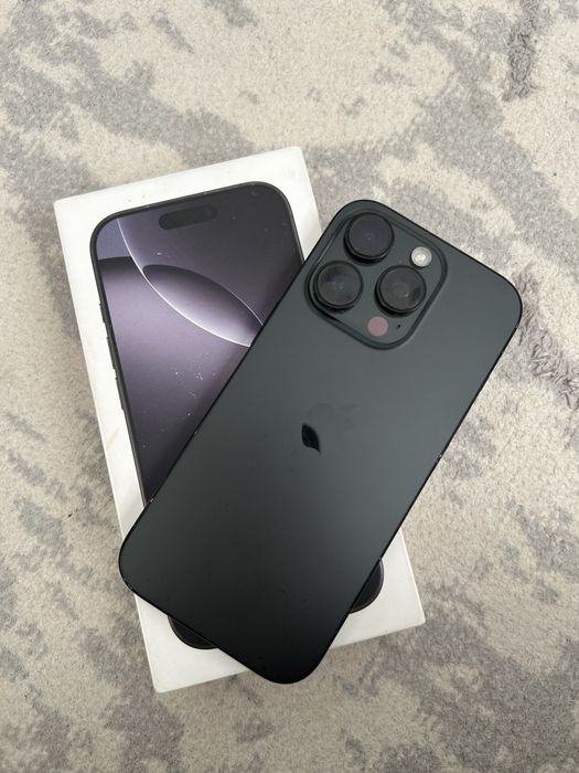 Продам айфон 16 про 256г