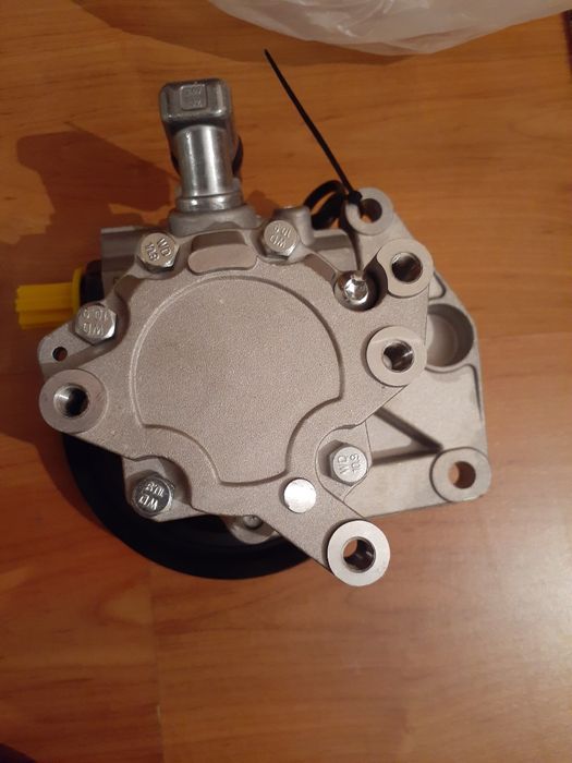 Гур насос мерседес X164 W164 GL ML