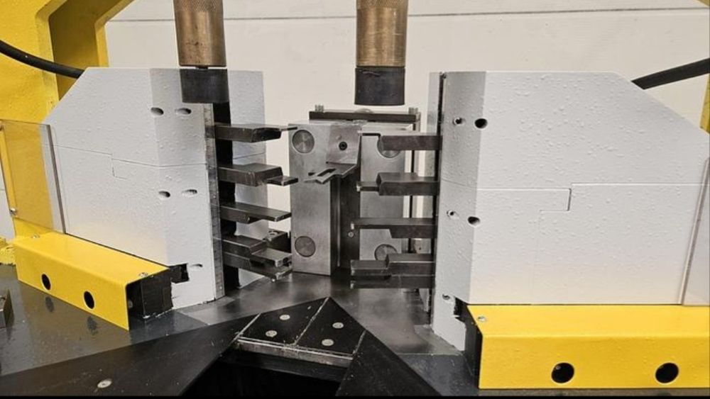 Автоматична ъглонабивна машина PRESSTA EISELE 3000 - Германия