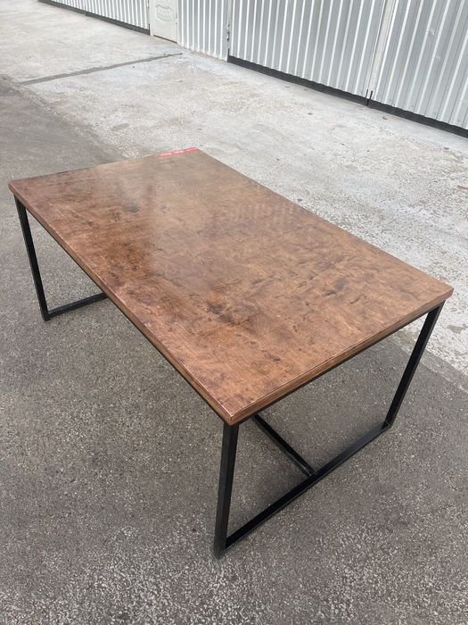 Продам стол 160х100х80 см