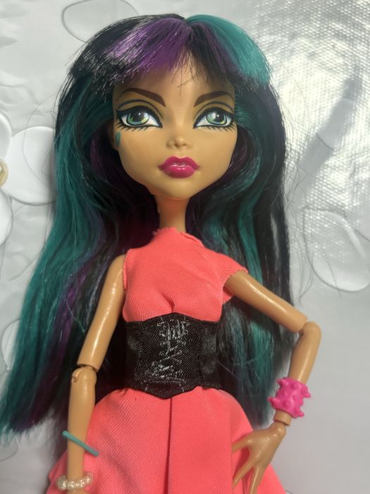 Продаю куклу Monster High