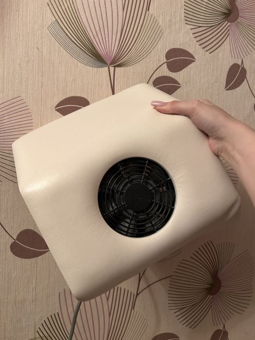 Продам вытяжку для маникюра