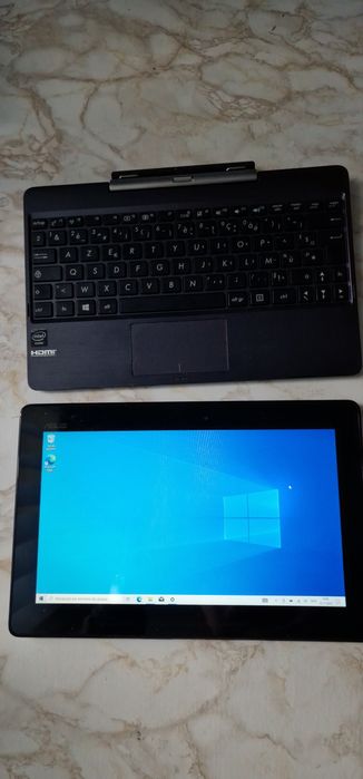 Laptop/tabletă Asus 2 în 1 10.1 inch