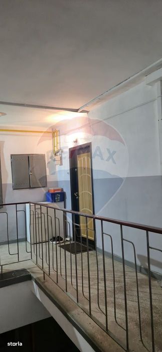 Apartament cu 3 camere de vânzare în zona Sud-Est