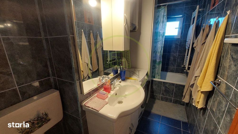 Apartament 4 camere, 100 mp, cartier Craiovita Noua, zona Carrefour