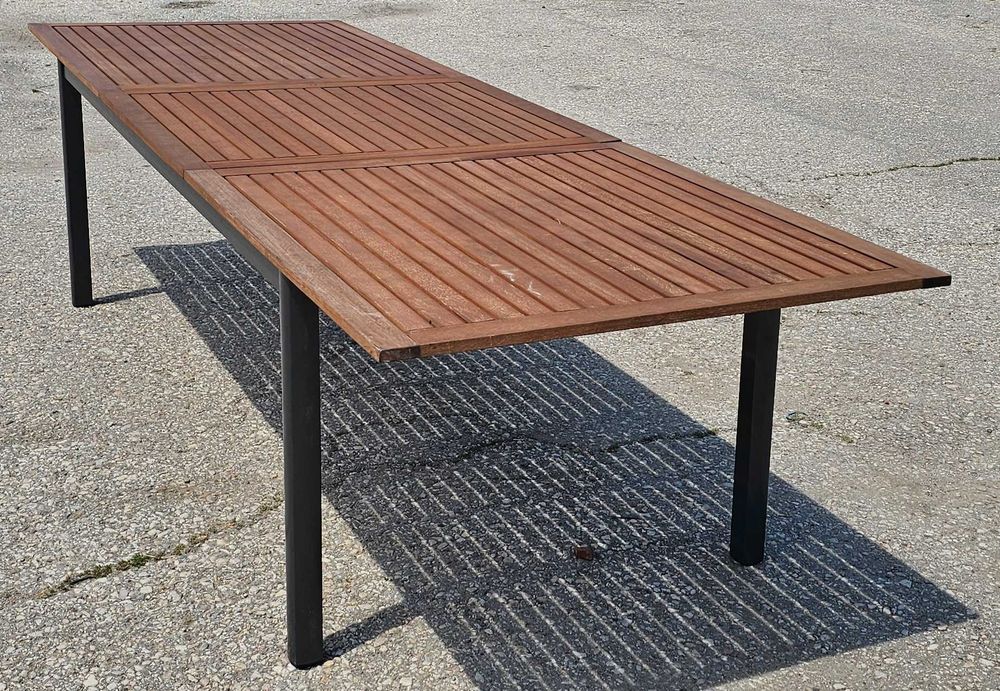 Продавам разтегателна маса.