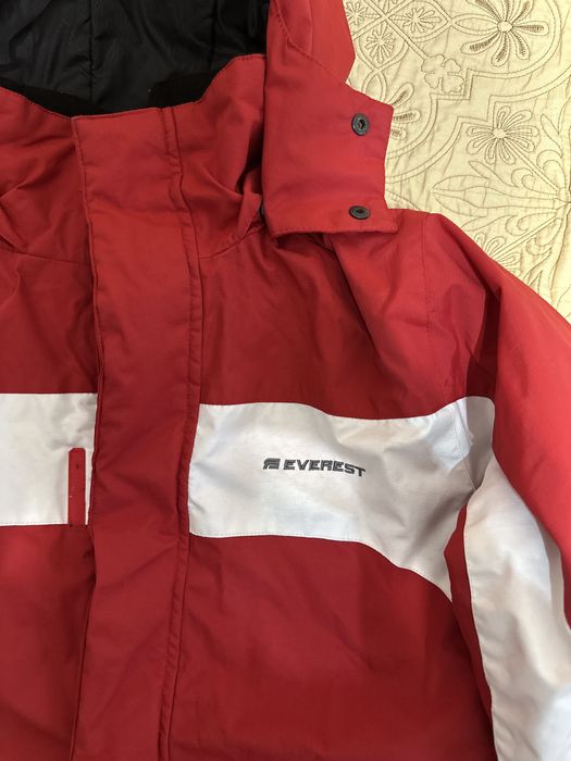 Costum ski Everest marimea 152 cm rosu cu alb