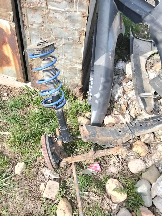 Мазда 323 f обиом 1.6   8 клапын