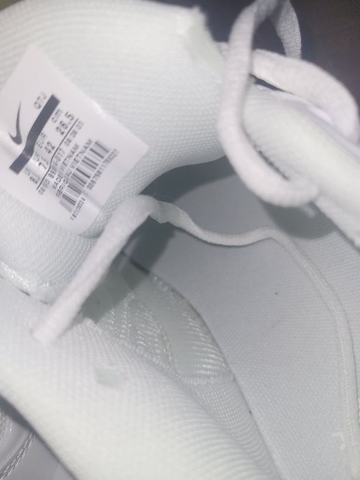 Vând adidasi nike tn