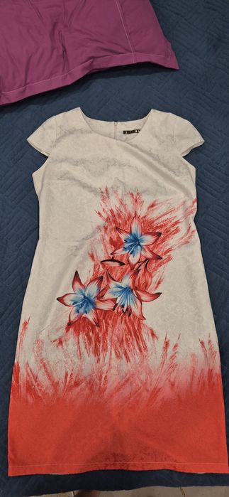 Продам женские платья