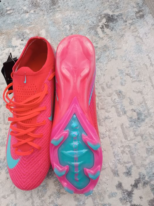 Бутсы  Nike новые 42-41 размер