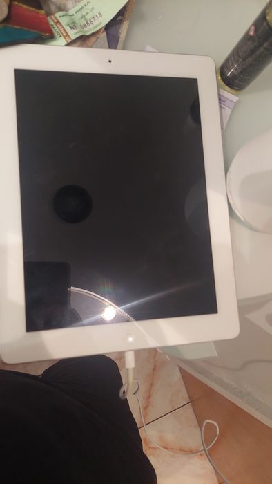 Vand/schimb Ipad 4 64 GB  impecabil