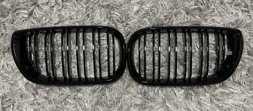Grile, Nari Duble M NEGRU LUCIOS BMW F10 F11 F30 E60 E90 E91 E92 E46
