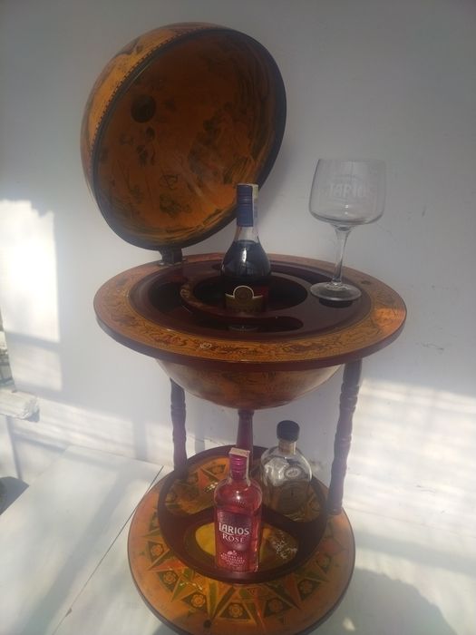 Глобус бар Tre Esse - Worlds, за шишета и чаши за алкохол 
Размери: 55