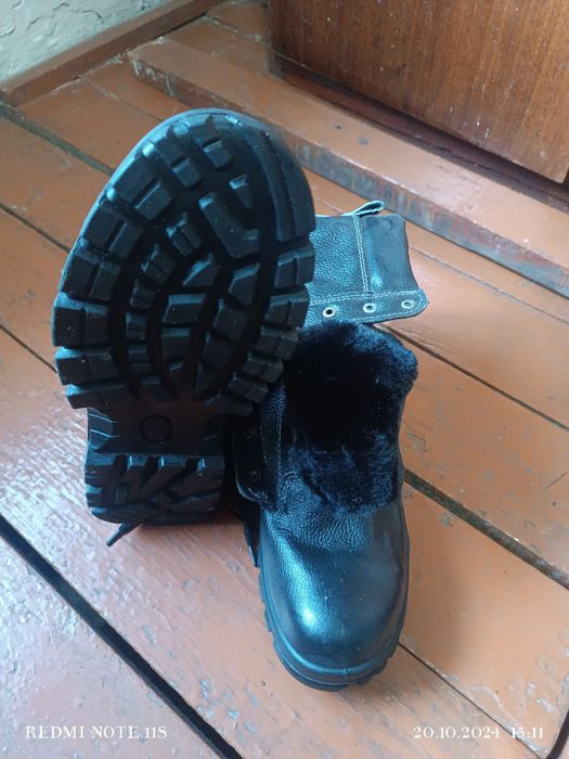 Продам зимние берцы