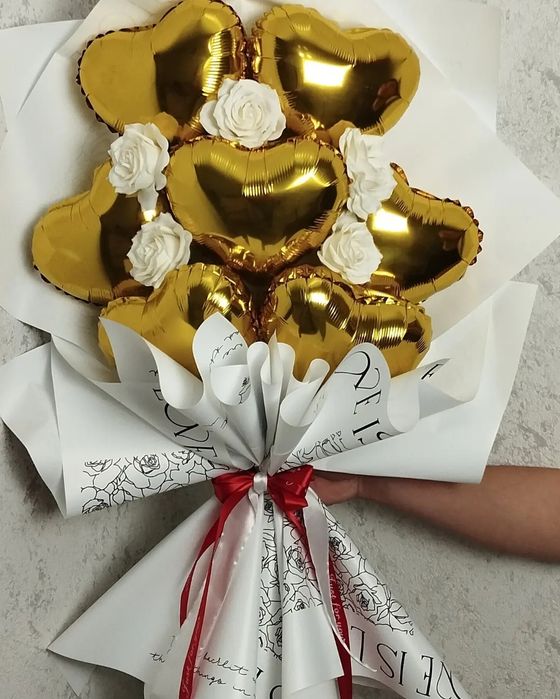 Букеты из мыльных роз и шаров