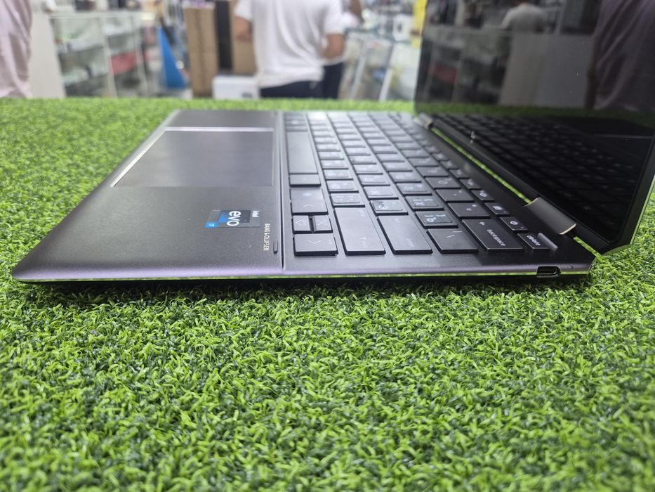 Ультрабук Премиум класса HP Spectre 13 intel Core i7 13го пок. 16/512