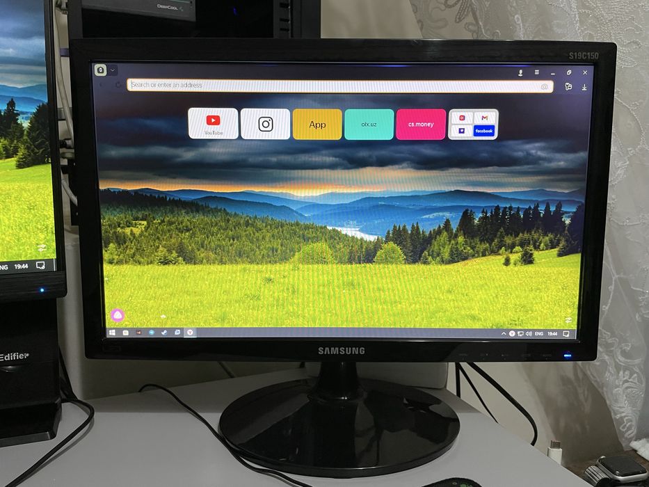 Samsung S19C150.