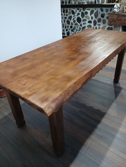 Дървена маса за механа