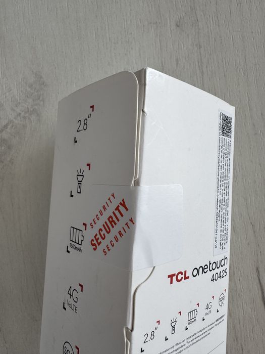 Чисто нов TCL 4042S
