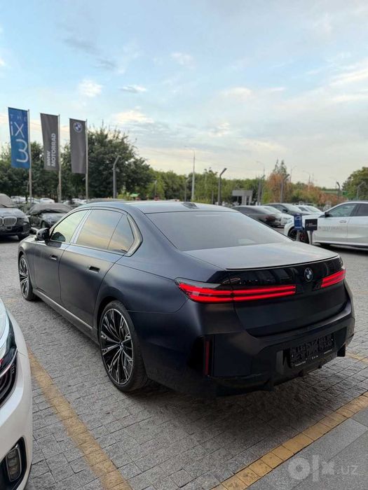 Продам ресталинговый BMW 740i xDrive обновленнная 7ка