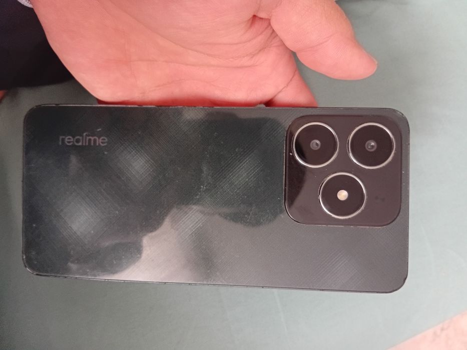 Realmi C 61 128.