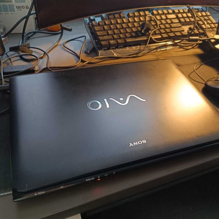 Vand laptop Sony Vaio SVE15, i5, 8GB Windows 10 Pro instalat
