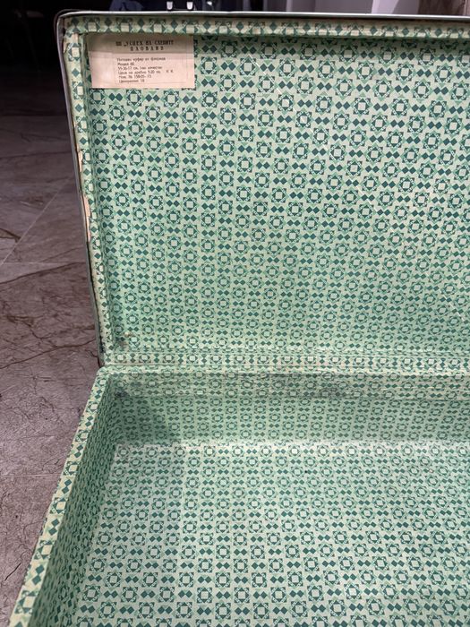 Стар,дървен куфар,цена 20лв.