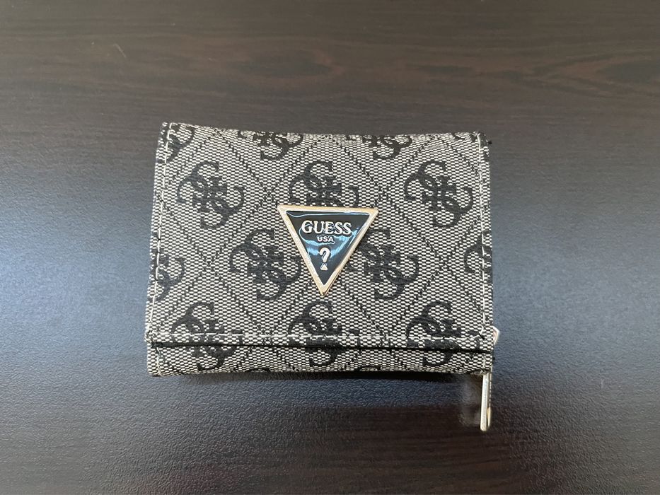 Guess дамско портмоне НОВО ЗАРЕЖДАНЕ Нови Модели