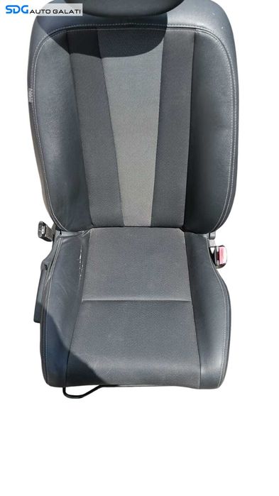 Scaun Semipiele Semi Piele Alcantara Dreapta Fata Renault Megane 3 Hatchback 2008 - 2015 [M8294]