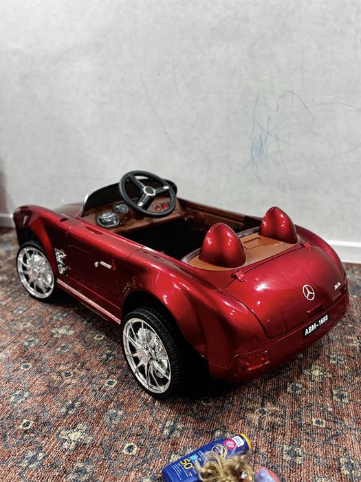 Детский электромобиль Mercedes.