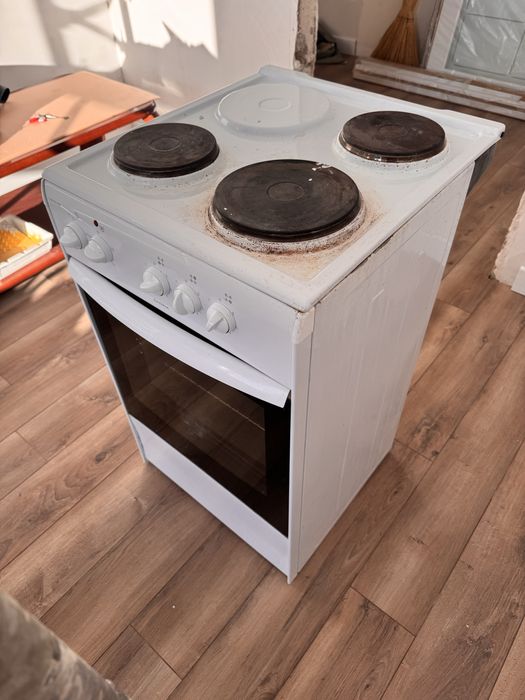 Продам Электроплитку Darina