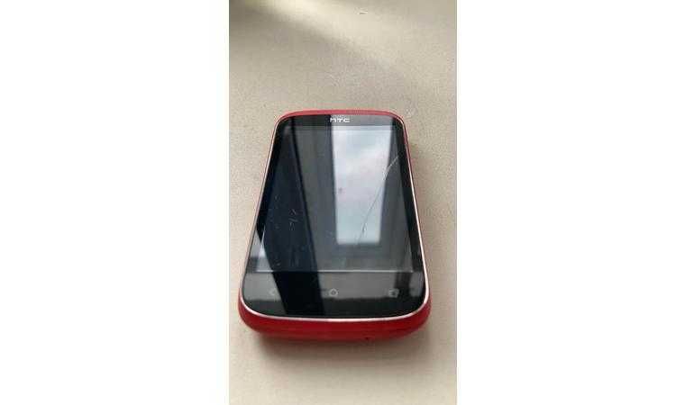 компактный смартфон HTC Desire C red. Плохо работает экран.