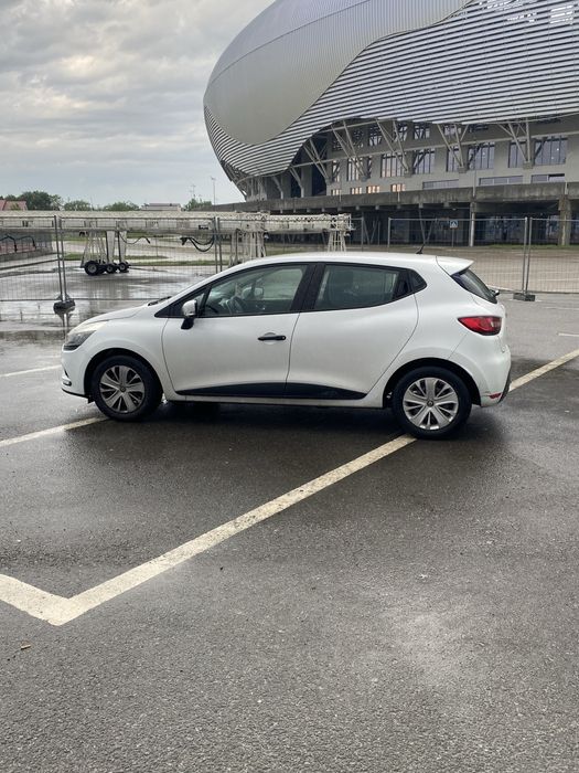 Renault Clio  – ca nou – benzină