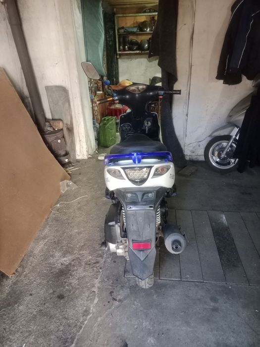 Продам скутер 50 кубов