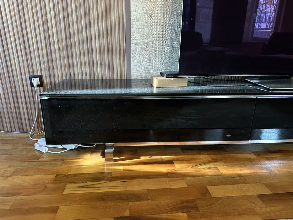 TV шкаф за хол..