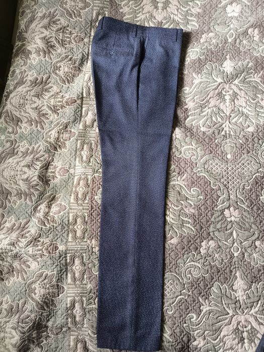 Продам костюм тройку