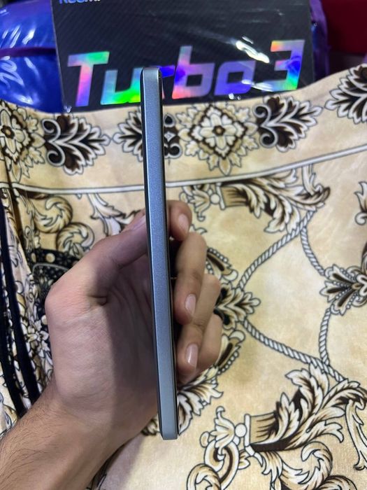 Redmi turbo 3 8+8/256