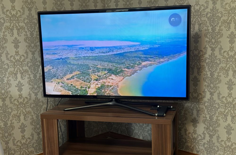 Телевизор Samsung smart 125 см