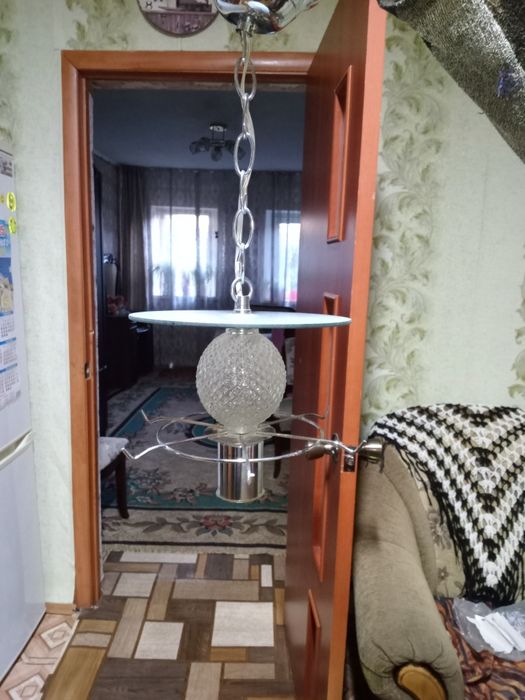 Продам люстру новый