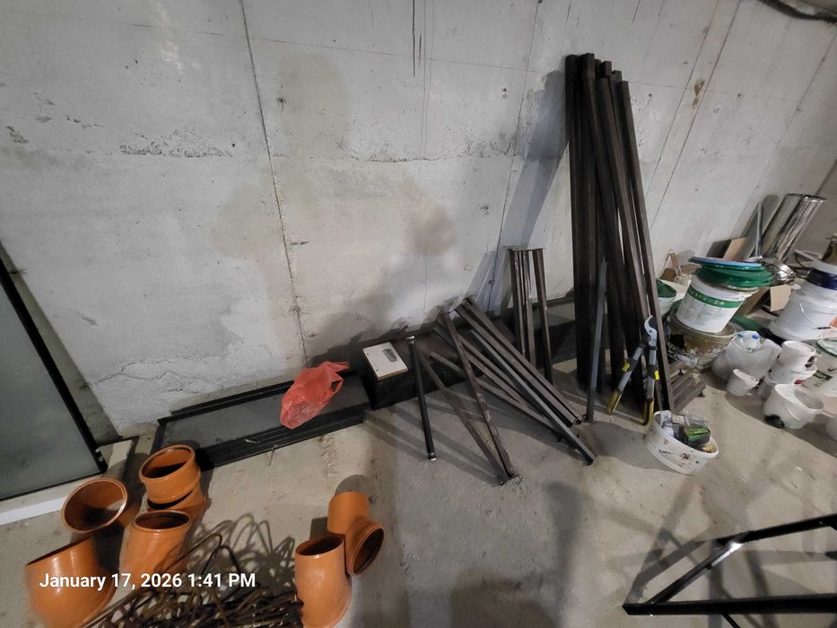 метеални стелажи