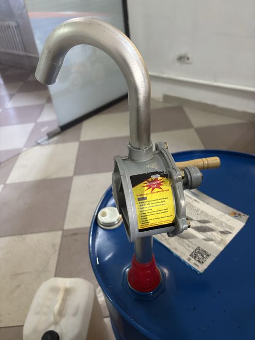 Продаю насосы под масло под бочку